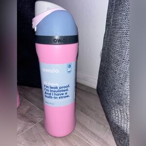 NWT Owala Pink & Light Blue Insulated Water Bottle with Built-In Straw